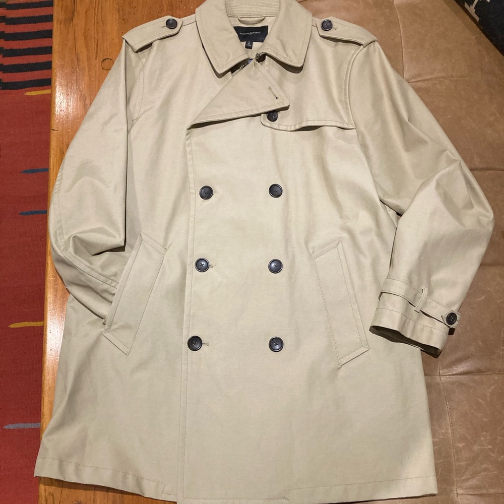 Banana Republic tan trench coat